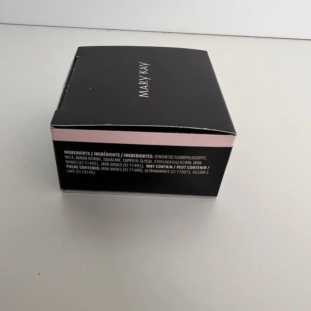 New Mary Kay Silky Setting Powder- Medium Beige .28 OZ